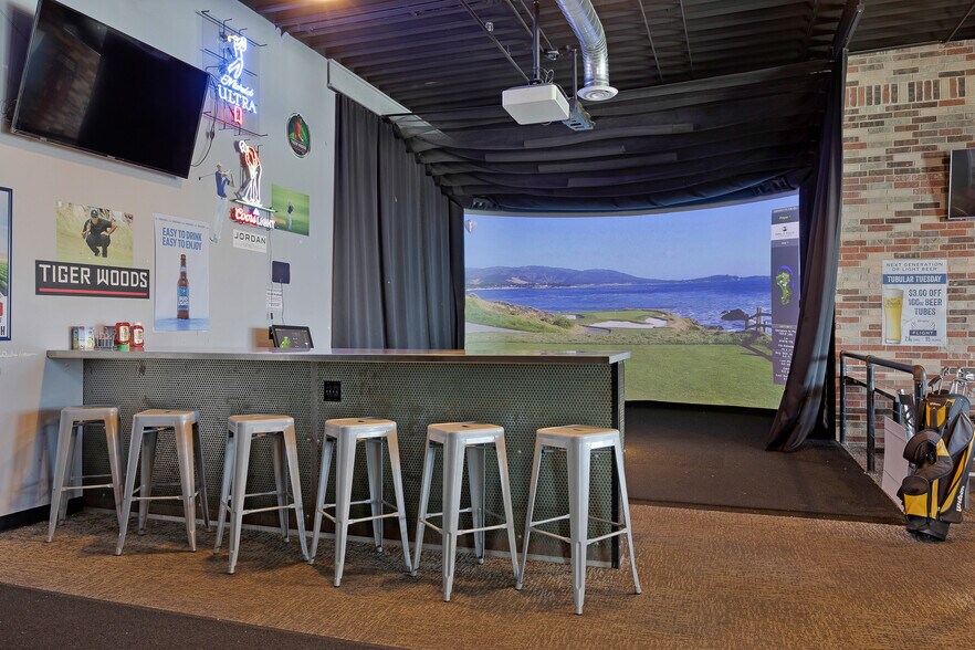 More Photos Of 7609 Hillside Rd, Amarillo Freestanding For Lease