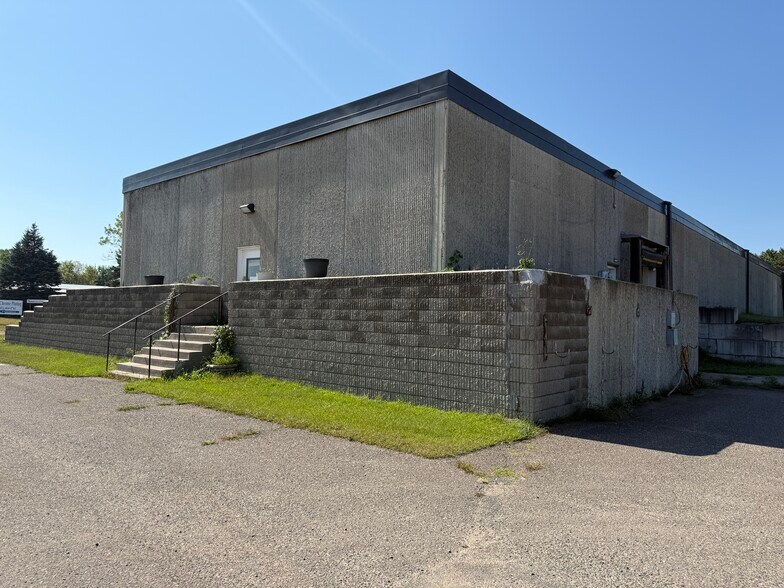 More Photos Of 39404 Grand Ave, North Branch Warehouse For Sale