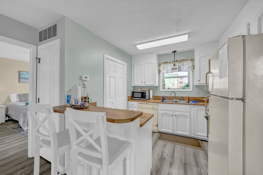 More Photos Of 1503 Carolina Beach AVE N, Carolina Beach Apartments For Sale