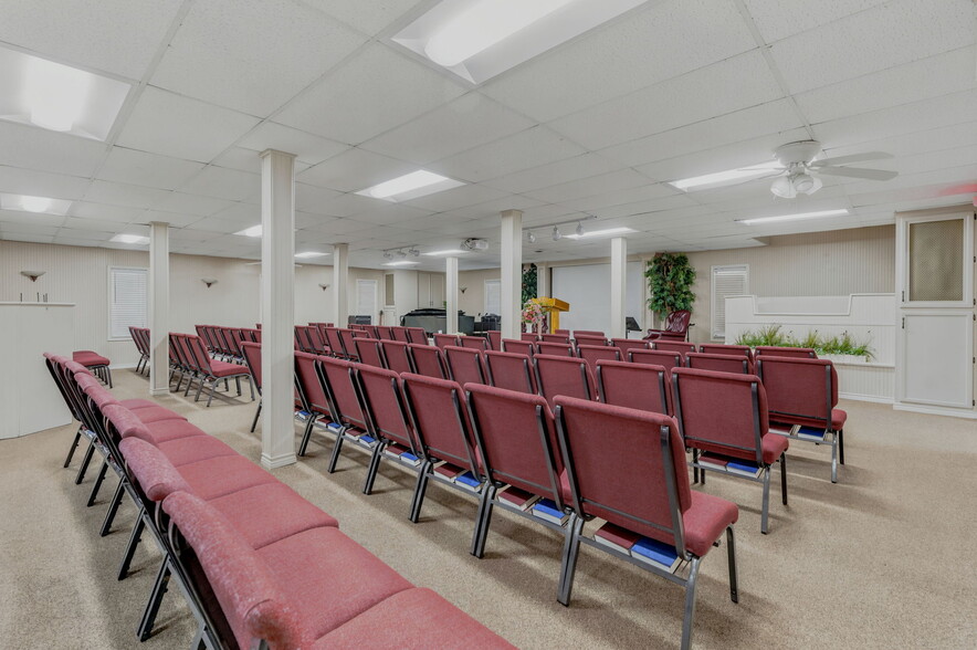 More Photos Of 3401 N Frazier St, Conroe Specialty For Sale