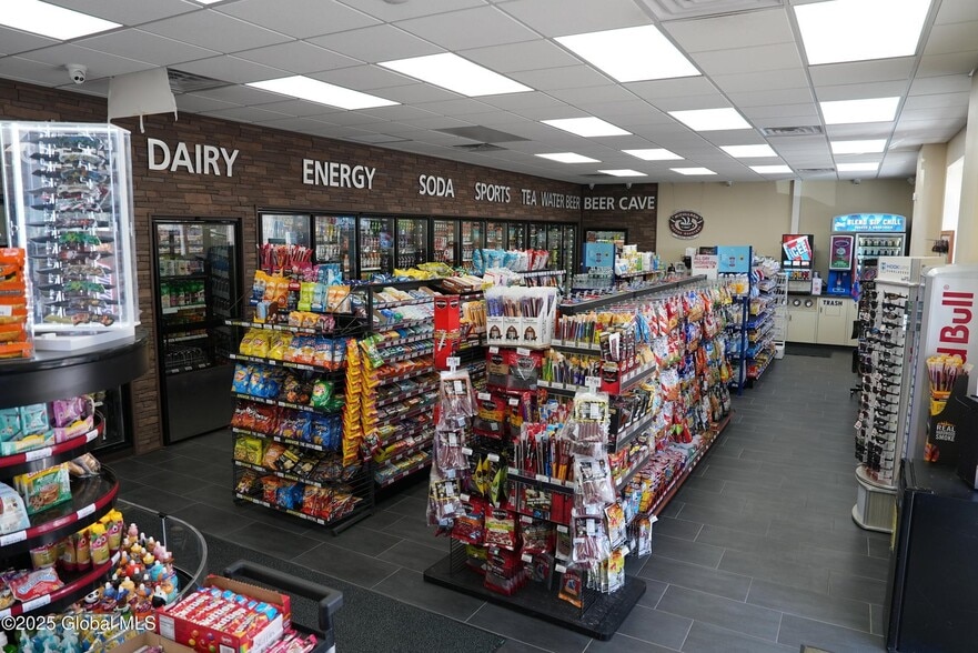 More Photos Of 521 E Main St, Palmyra Convenience Store For Sale