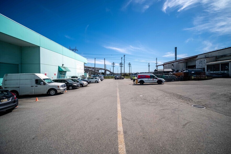 More Photos Of 8713-8793 Cambie St, Vancouver Warehouse For Lease
