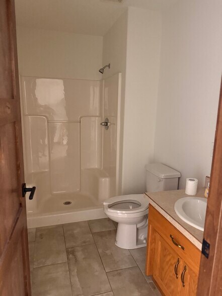 More Photos Of 5936 53rd Ave, Fargo Warehouse For Sale