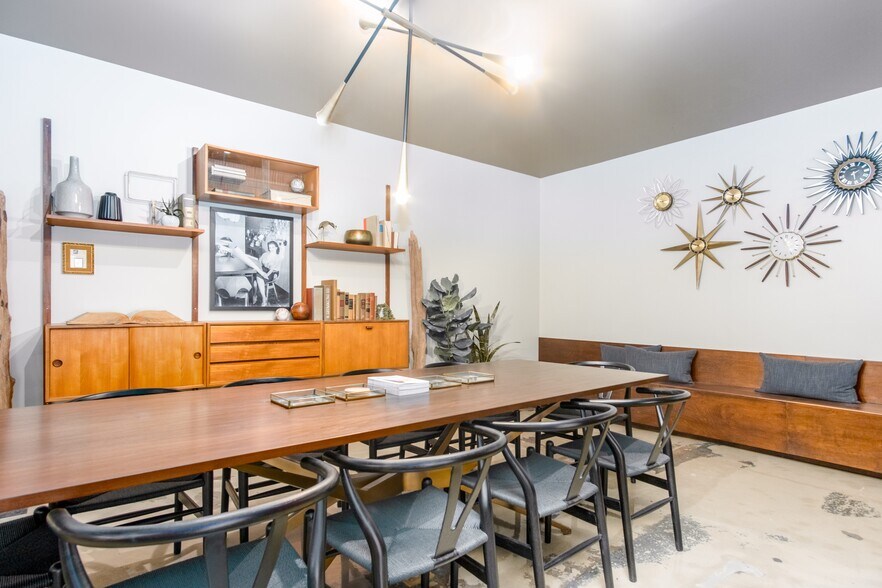 More Photos Of 5050 N Broadway St, Chicago Apartments For Lease