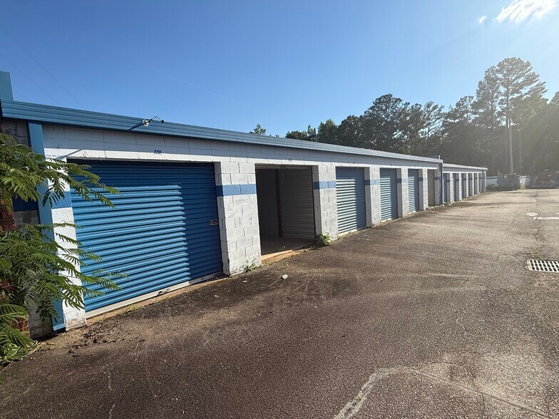 More Photos Of 115 Mcdonough Pky, McDonough Self Storage For Sale