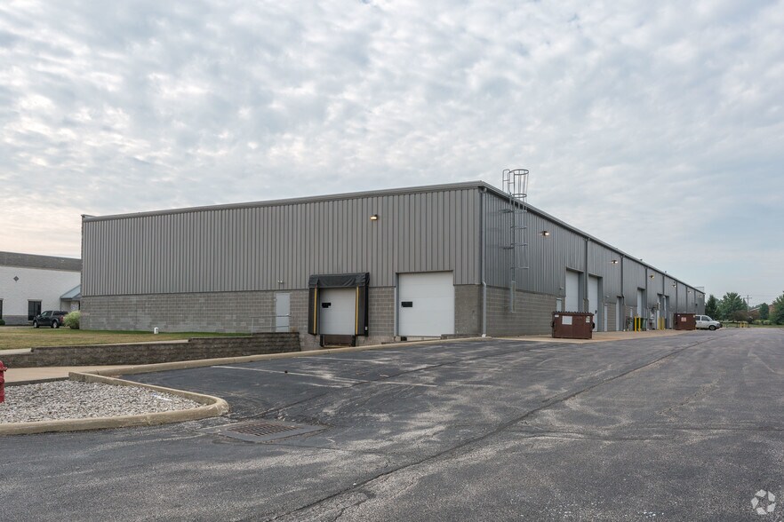 More Photos Of 1065 Medina Rd, Medina Light Manufacturing For Lease