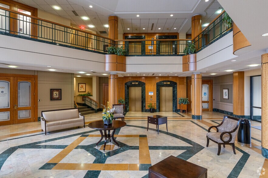 More Photos Of 1525 Valley Center Pky, Bethlehem Office For Lease