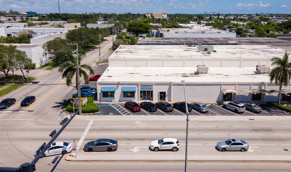 More Photos Of 3149 W Hallandale Beach Blvd, Hallandale Warehouse For Lease