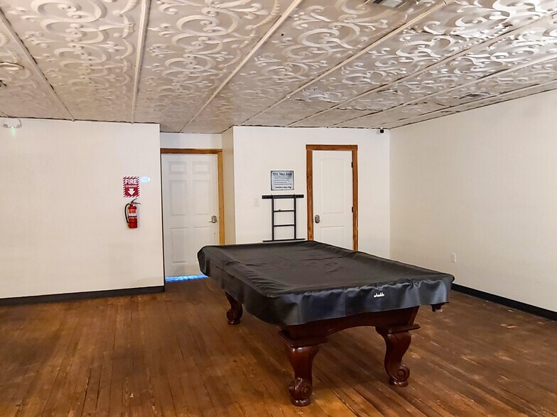 More Photos Of 109 Main St SE, Gravette Office For Lease