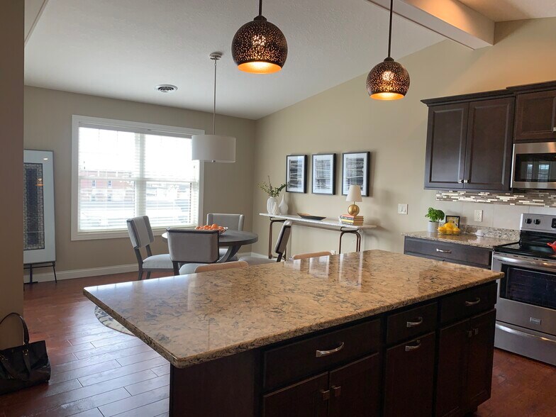 More Photos Of 2111-2115 E 12th St, Davenport Apartments For Sale