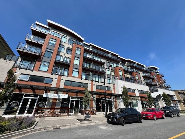 More Photos Of 38033-38041 2 Av, Squamish Office Residential For Sale