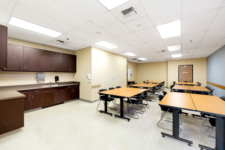 More Photos Of 10425 Enterprise Dr, Redlands Light Distribution For Sale