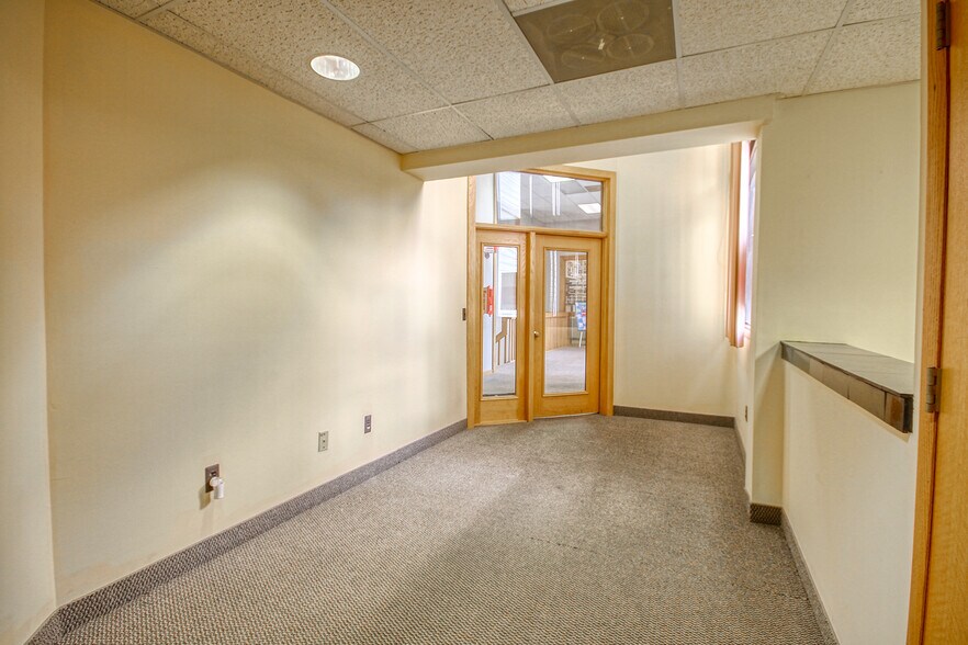 More Photos Of 509 Stillwells Corner Rd, Freehold Medical For Lease