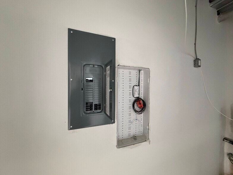 More Photos Of 220 Dissette St, Bradford West Gwillimbury Apartments For Lease