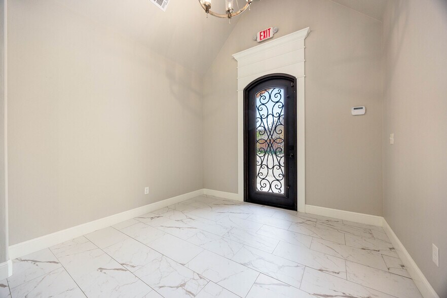 More Photos Of 2600 Covell Village Dr, Edmond Office For Lease