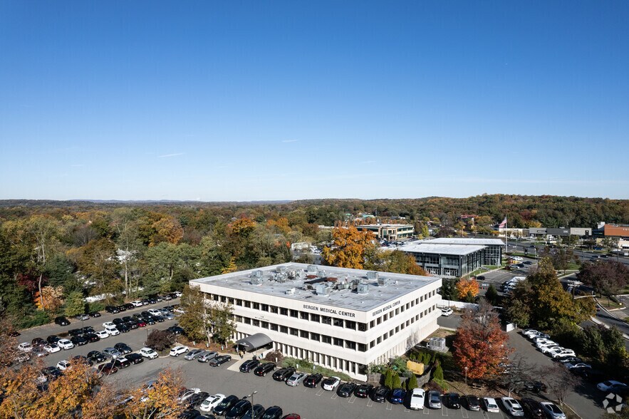 More Photos Of 1 W Ridgewood Ave, Paramus Medical For Lease