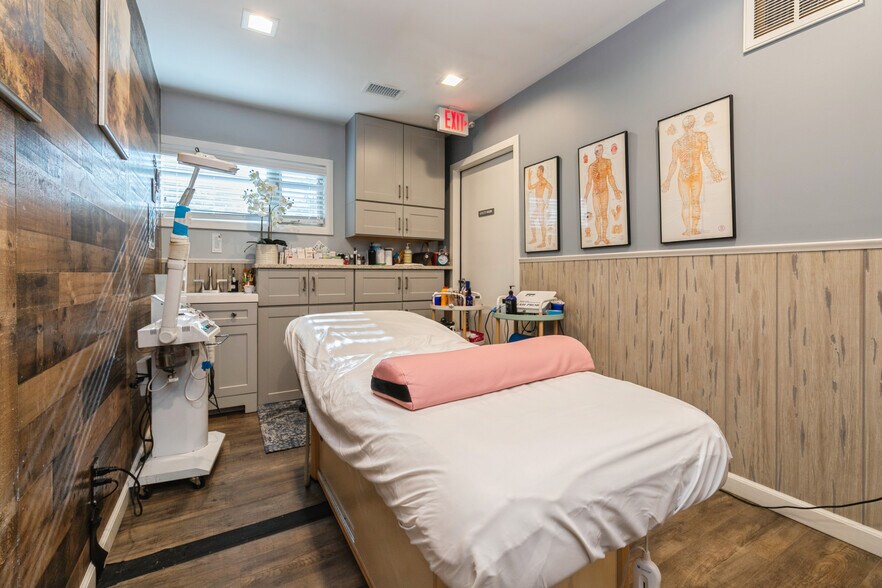 More Photos Of 1420 Montauk Hwy, Oakdale Medical For Lease