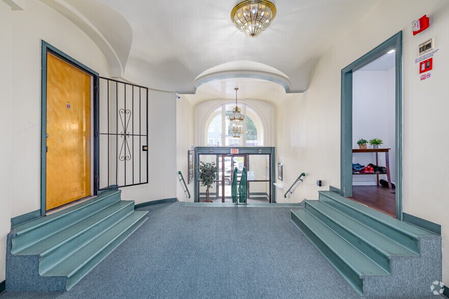 More Photos Of 638 Mount Prospect Ave, Newark Apartments For Sale