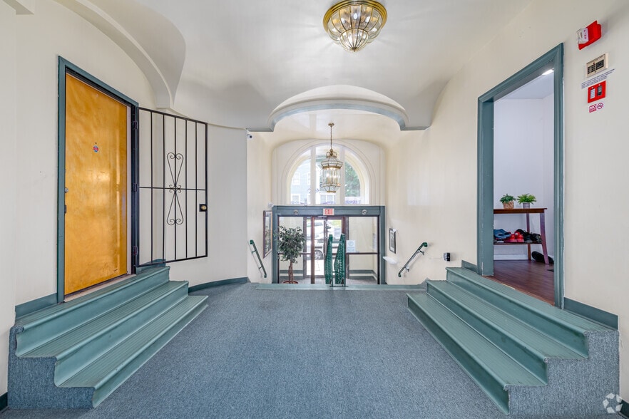 More Photos Of 638 Mount Prospect Ave, Newark Apartments For Sale