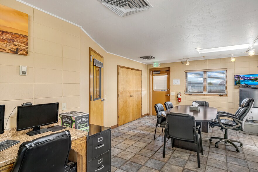 More Photos Of 389 Roberts Ct, Grand Junction Service For Sale
