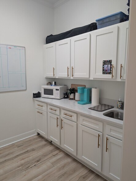 More Photos Of 1815 Lockeway Dr, Alpharetta Office For Sale