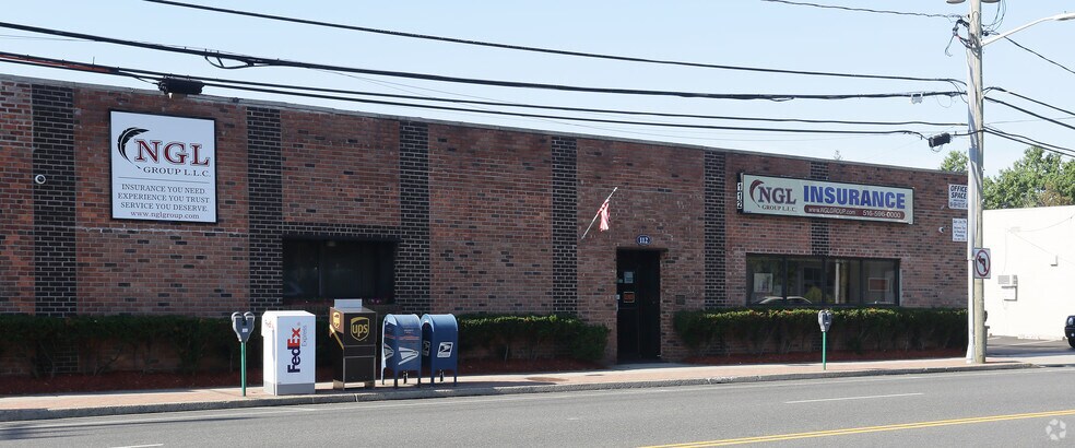 More Photos Of 112 Merrick Rd, Lynbrook Office For Lease