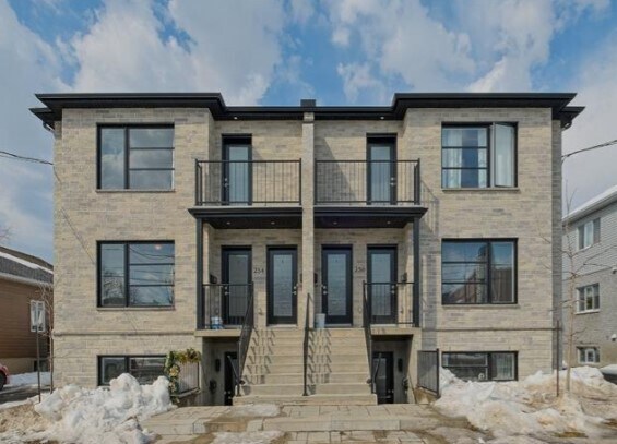 Primary Photo Of 254 - 256 Rue King-Edward, Longueuil Apartments For Sale