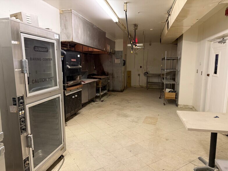 More Photos Of 12 E Main St, Chanute Hotel For Sale