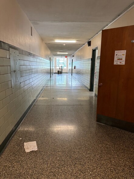 More Photos Of 89 E Genesee St, Auburn Flex For Sale