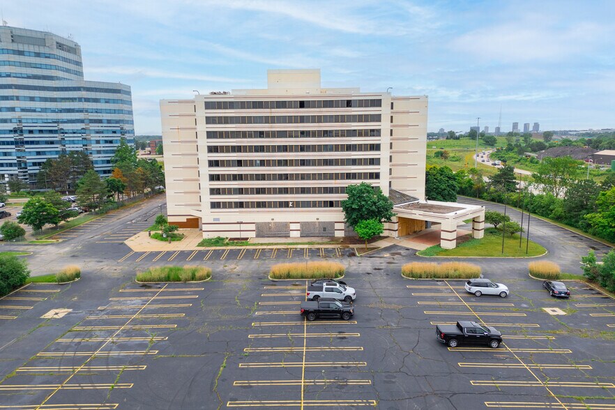 More Photos Of 28100 Franklin Rd, Southfield Hotel For Sale