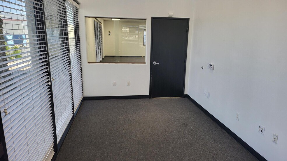 More Photos Of 3325-3326 W Oquendo Rd, Las Vegas Warehouse For Lease