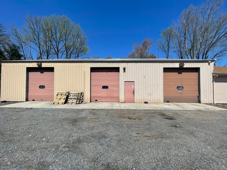 More Photos Of 1549 Gateway Blvd, West Deptford Manufacturing For Sale