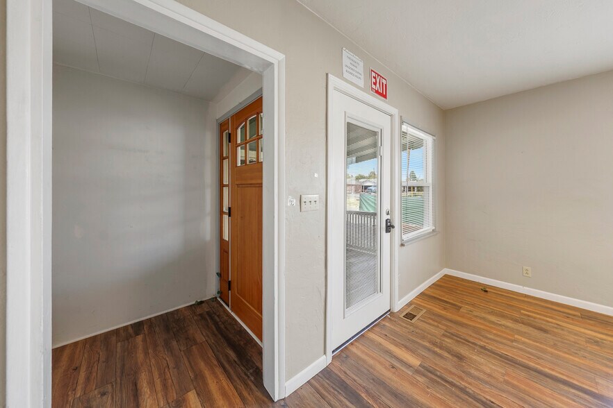 More Photos Of 143 S Main St, Phoenix Office For Sale
