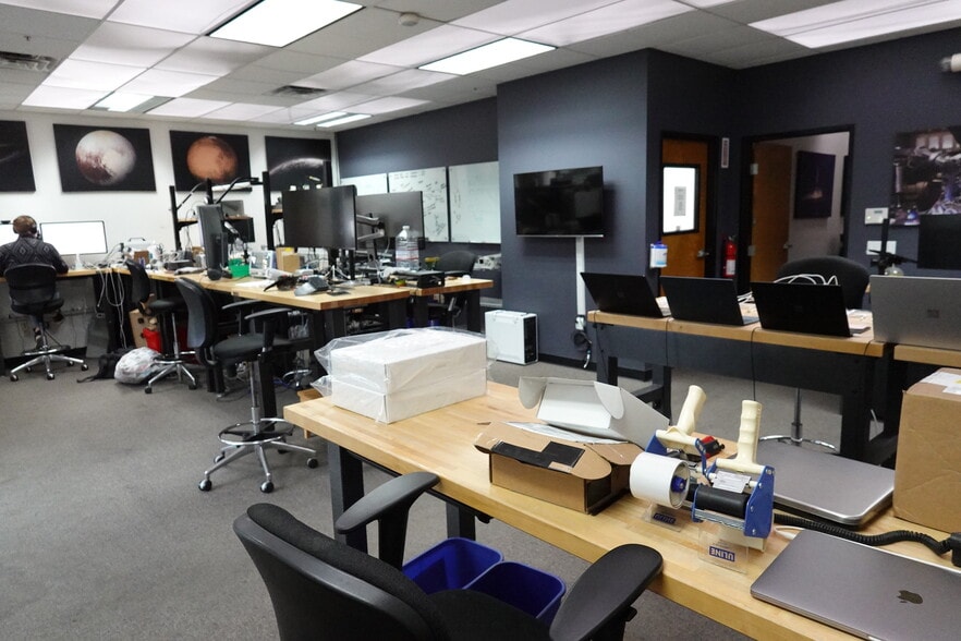 More Photos Of 408-428 N Canal St, South San Francisco Service For Lease