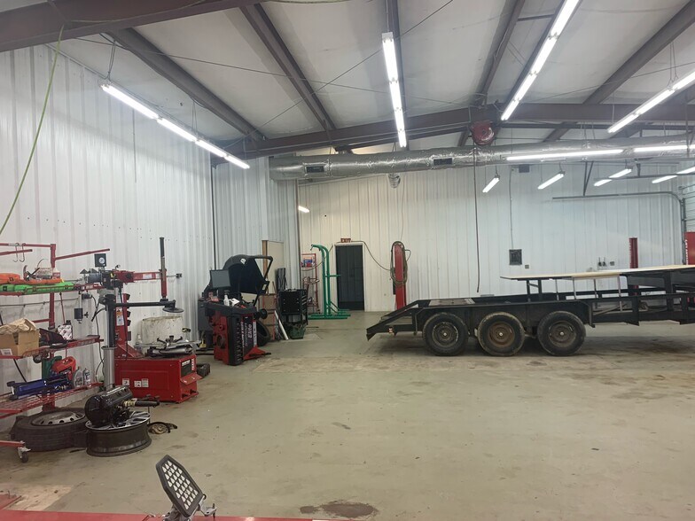 More Photos Of 123 E Plymouth Rd, Columbus Industrial For Lease