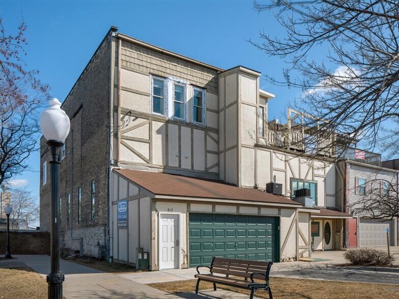 More Photos Of 812-814 S 8th St, Manitowoc Office Residential For Sale