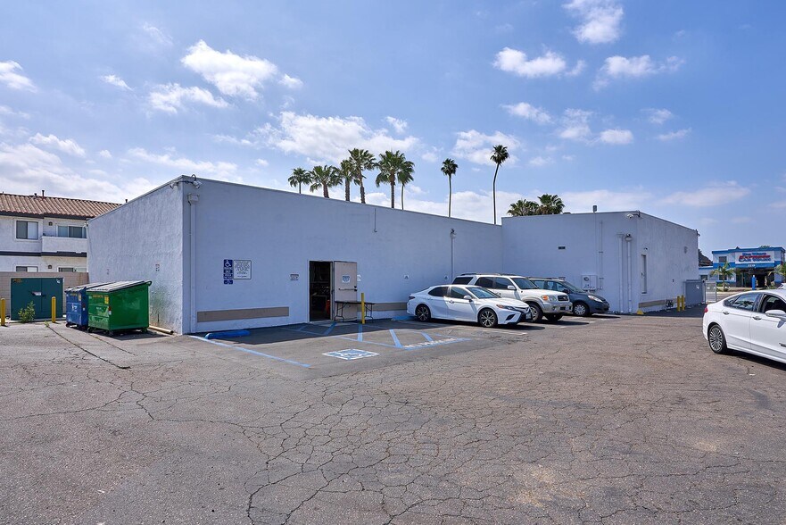 More Photos Of 2220 W Lincoln Ave, Anaheim Freestanding For Sale