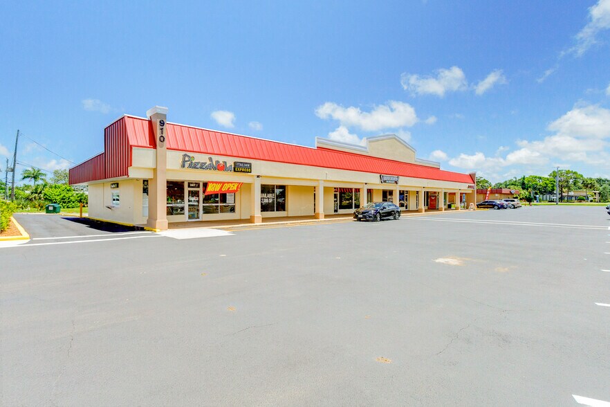 More Photos Of 910-920 Barton Blvd, Rockledge Unknown For Lease