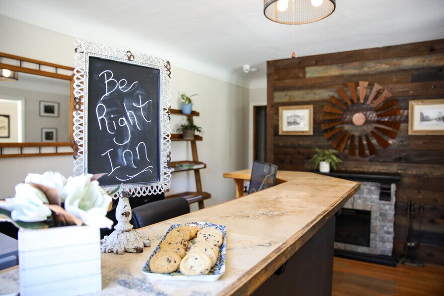 More Photos Of 816 W Main St, Grass Valley Hotel For Sale