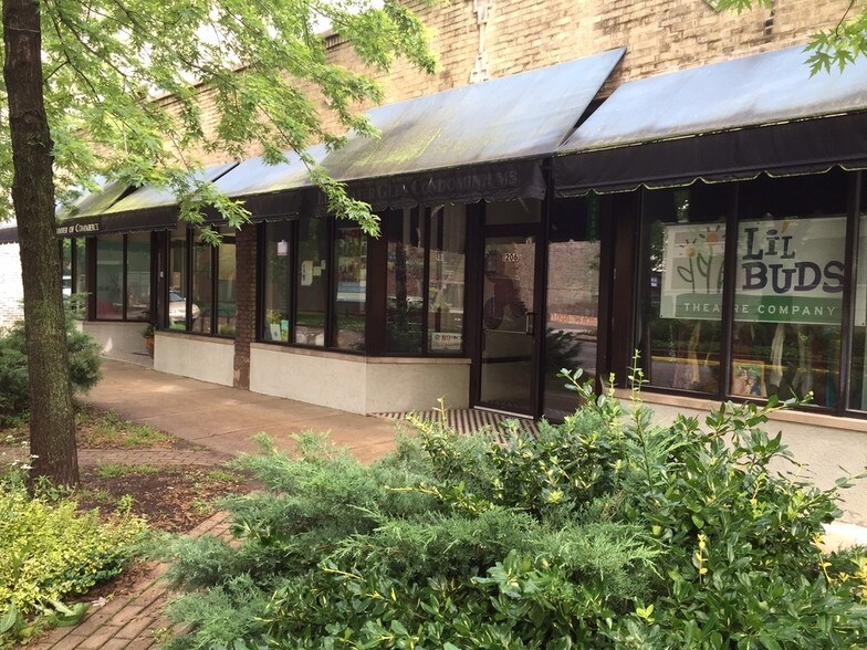 More Photos Of 1206 W Rosedale Ave, Chicago Storefront Retail Office For Lease