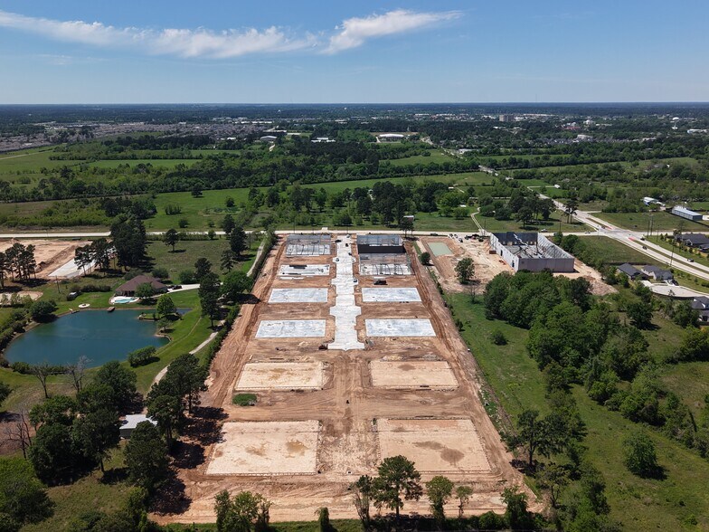 More Photos Of 1523 S Persimmon St, Tomball Warehouse For Sale