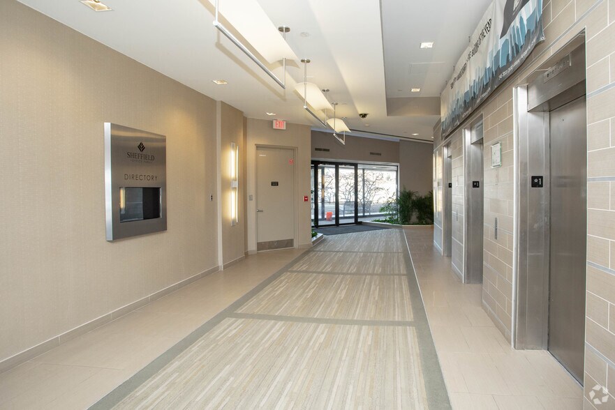 More Photos Of 3250 W Big Beaver Rd, Troy Office For Lease