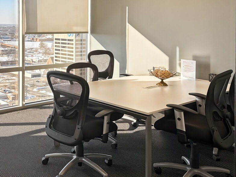 More Photos Of 400 W Capitol Ave, Little Rock Coworking Space