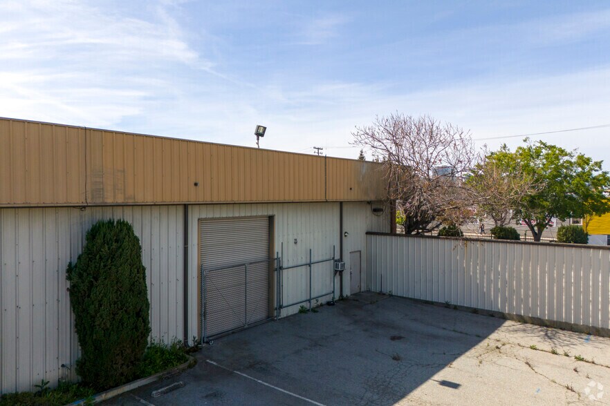 More Photos Of 190 Keyes St, San Jose Warehouse For Sale