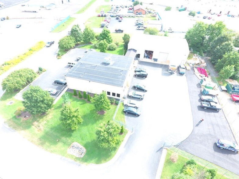 More Photos Of 100 Industrial Dr, Fredericksburg Showroom For Sale
