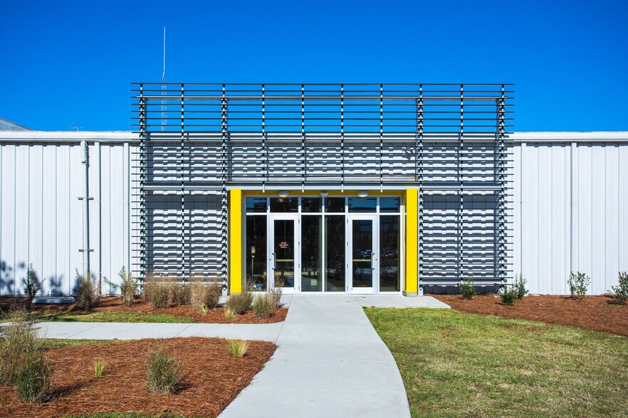 More Photos Of 4500 Leeds Ave, North Charleston Manufacturing For Lease