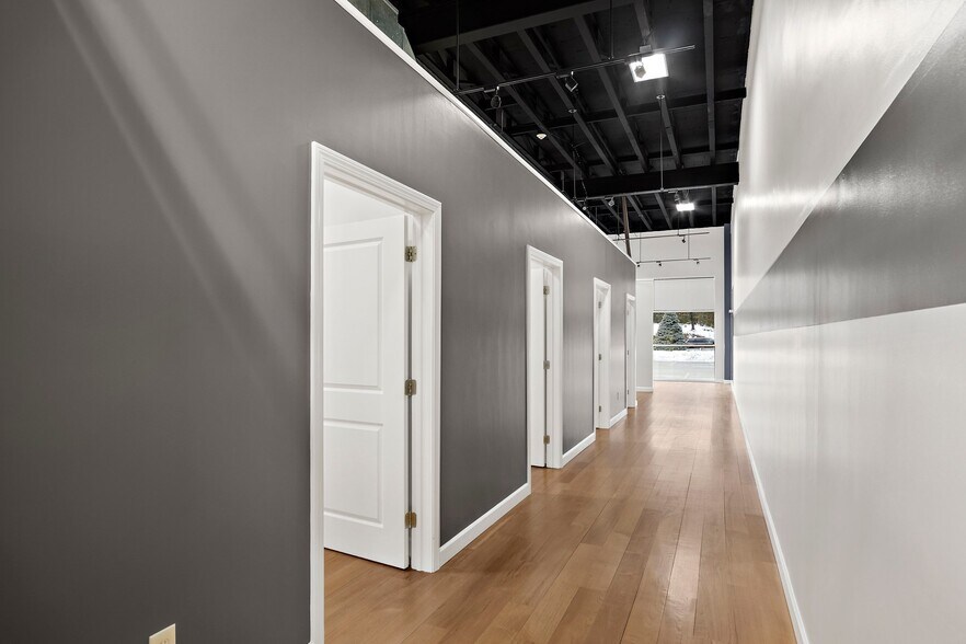 More Photos Of 47 Newbury St, Peabody Freestanding For Lease