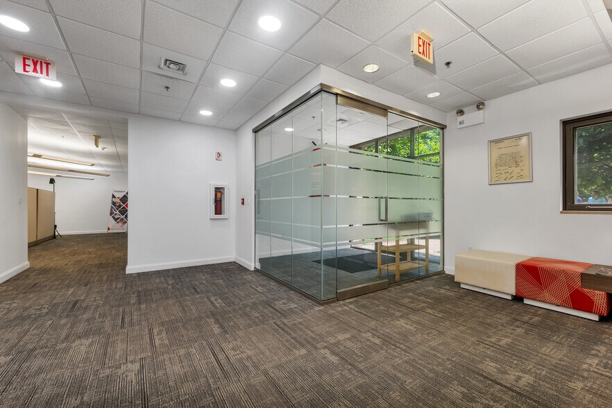 More Photos Of 18 Tsienneto Rd, Derry Industrial For Sale