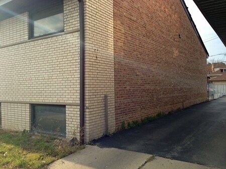 More Photos Of 6420 N California Ave, Chicago Coworking Space