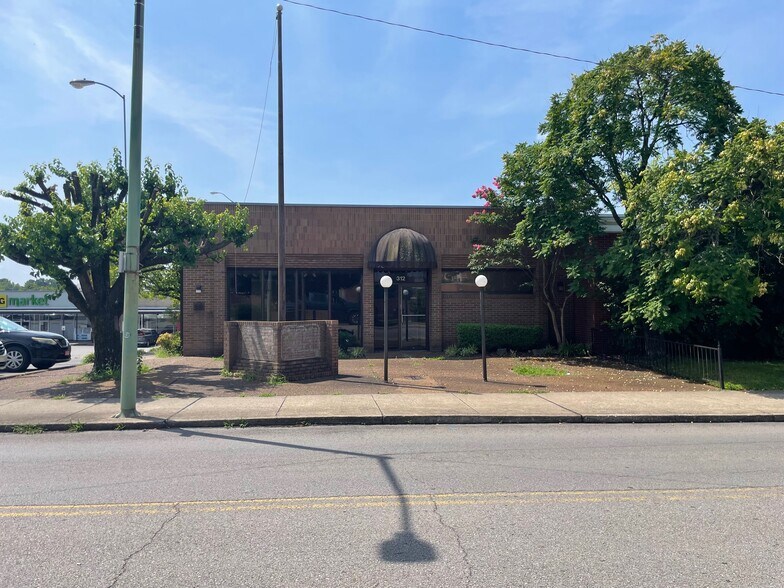 More Photos Of 312 Madison St, Clarksville Office For Sale